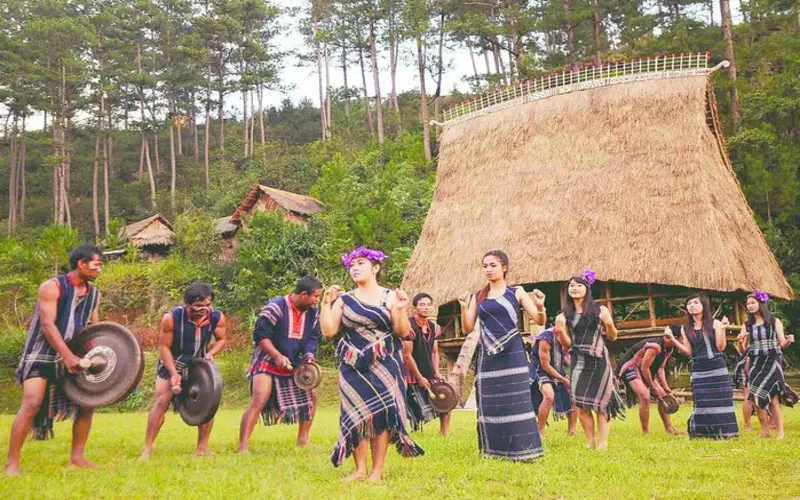 kham pha mot so le hoi o viet nam va gia tri van hoa